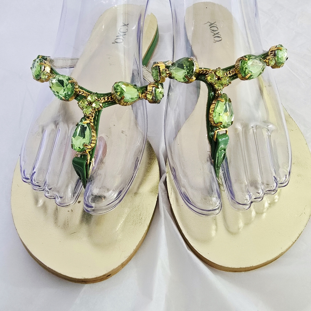 XOXO Women's Green Gem Golden Rosebud Sandals Sz 7 Fits 8 NWT - Picture 3 of 13